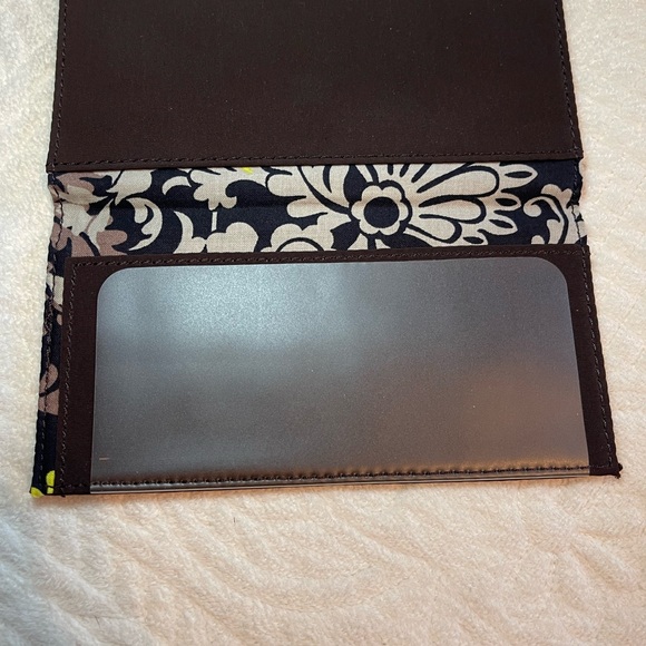 Vera Bradley Tri Fold Brown Solid Quilted Wallet Magnetic - Picture 5 of 10